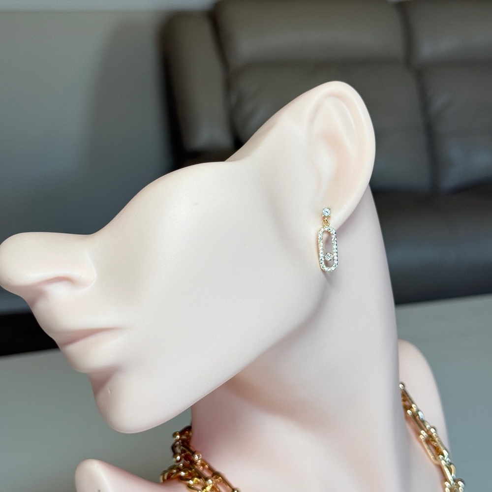 Luxe Gold Crystal Drop Earrings - Elegant Women's Jewelry